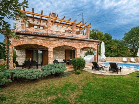 Villa Wish mit beheiztem Pool