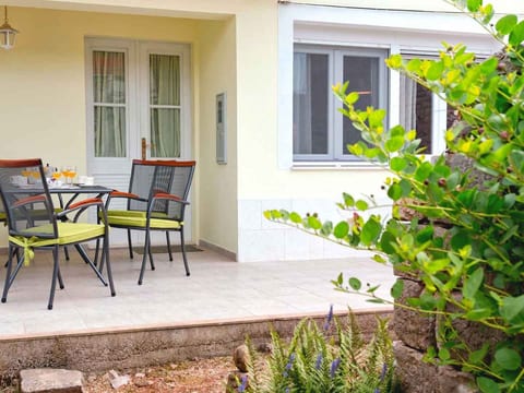 Villa "Sunshine" mit Garten, Grill und Terrasse