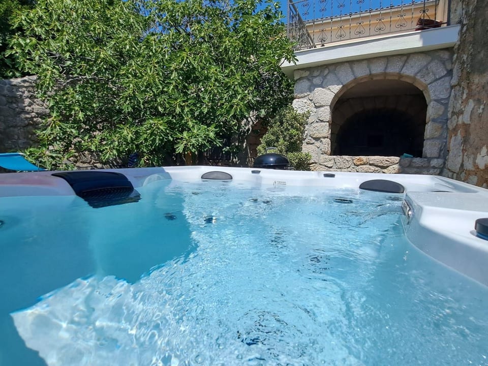 Geräumige Villa mit drei Schlafzimmern und einem ruhigen Garten - Crikvenica