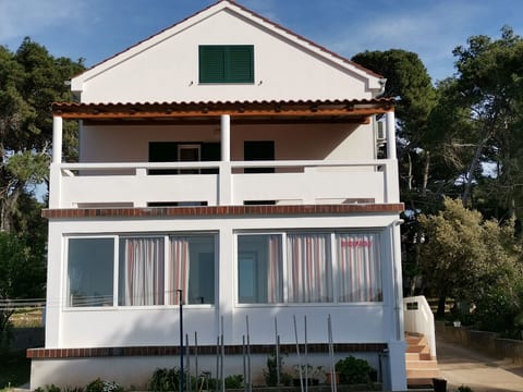 Wunderschöne Ferienwohnung in Ugljan mit Terrasse