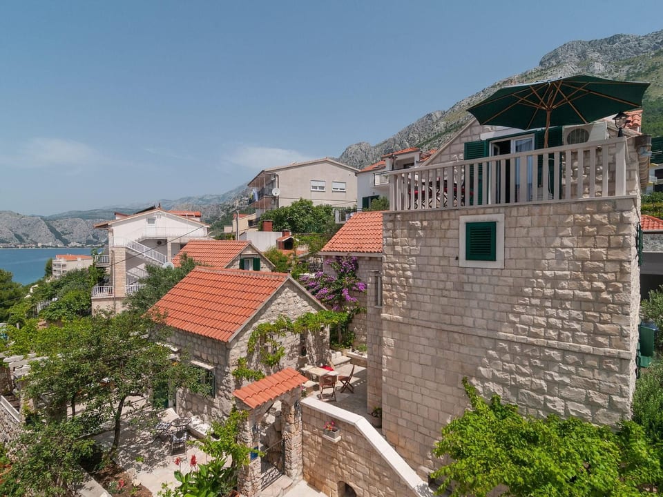 Gemütliche Wohnung in Omiš mit Privatem Balkon - Omiš