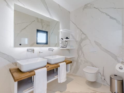 Wunderschönes Ferienhaus in Sutivan mit Privatem Pool