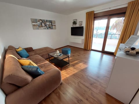 Appartement in Barbat mit Großer Terrasse