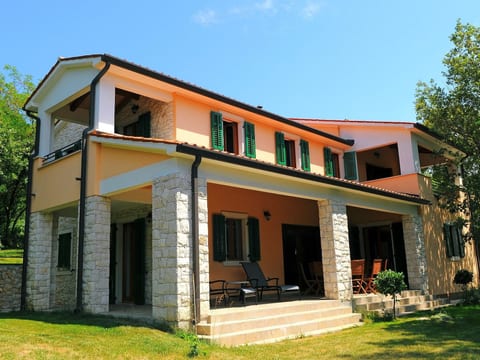 Familiäre 5-Schlafzimmer-Villa mit Gemeinschaftspools
