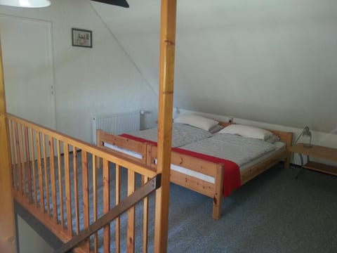 Große Ferienwohnung mit Garten, Grill und Terrasse