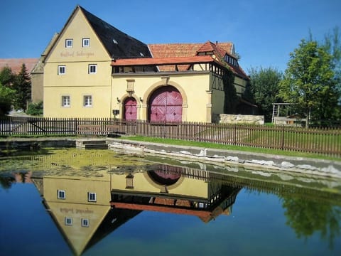 Villa mit Garten, Grill und Terrasse