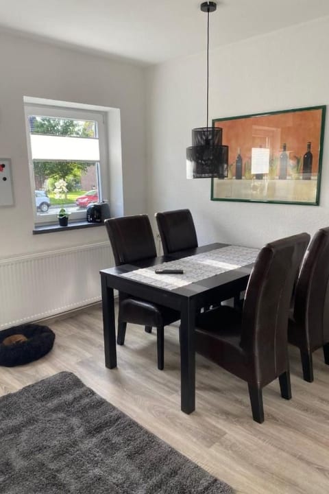 Daisys Ferienwohnung 267 Voslapp Links