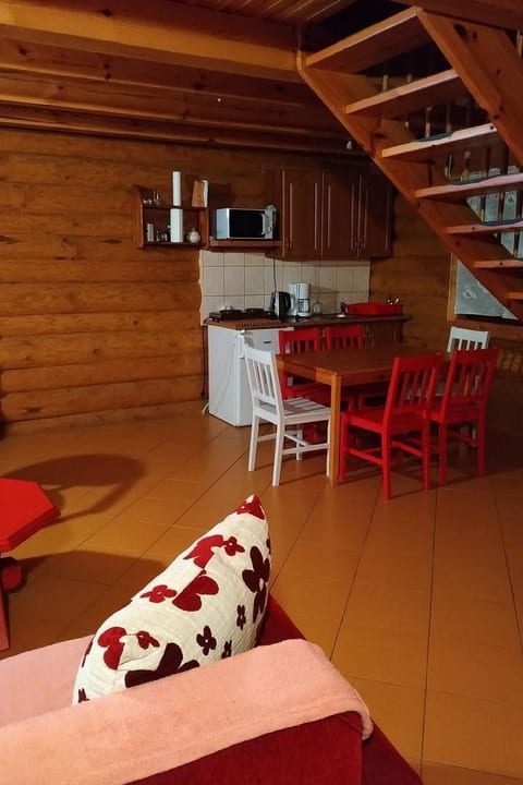 in Dębina mit Grill