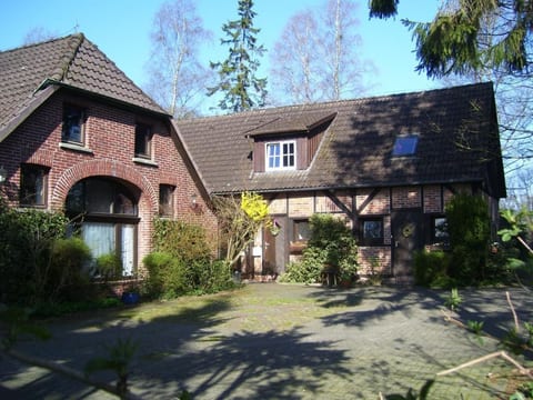 mit Terrasse