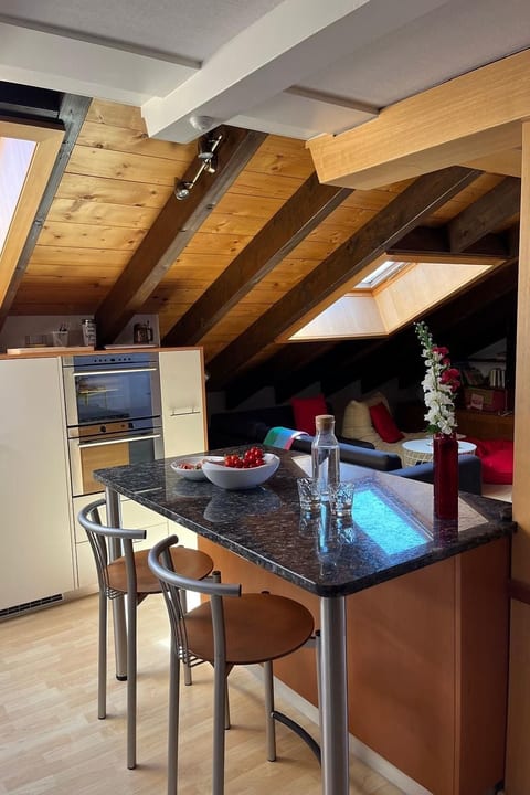 Helle und moderne Dachwohnung