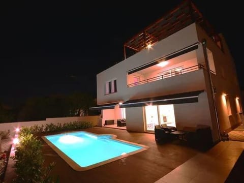 Komfortable Wohnung mit privatem Jacuzzi
