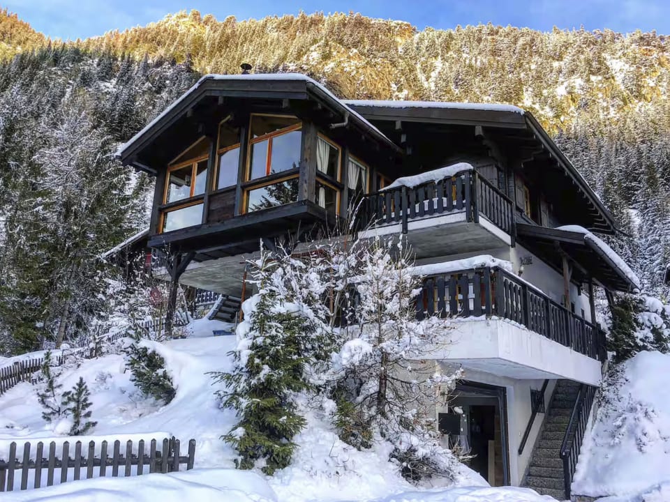 Chalet mit Seeblick, Jacuzzi, Sauna und Garten - Orsières