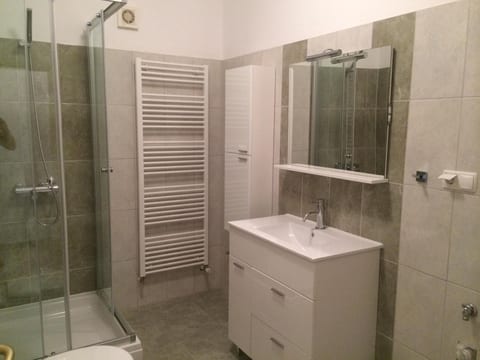 Erdgeschosswohnung mit Terrasse für sechs Person
