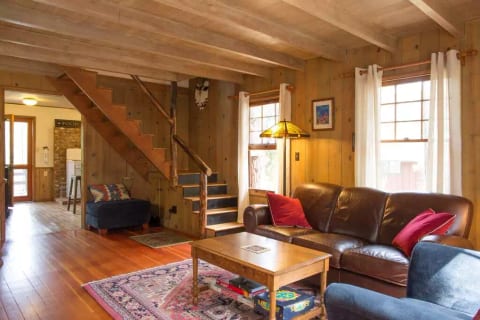 Twin Rock Tree House | Vintage Cabin