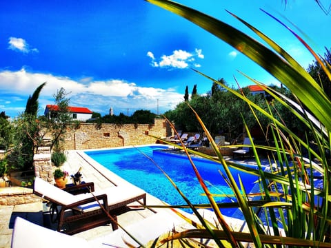 Wohnung für 4 Personen mit Pool und Jacuzzi