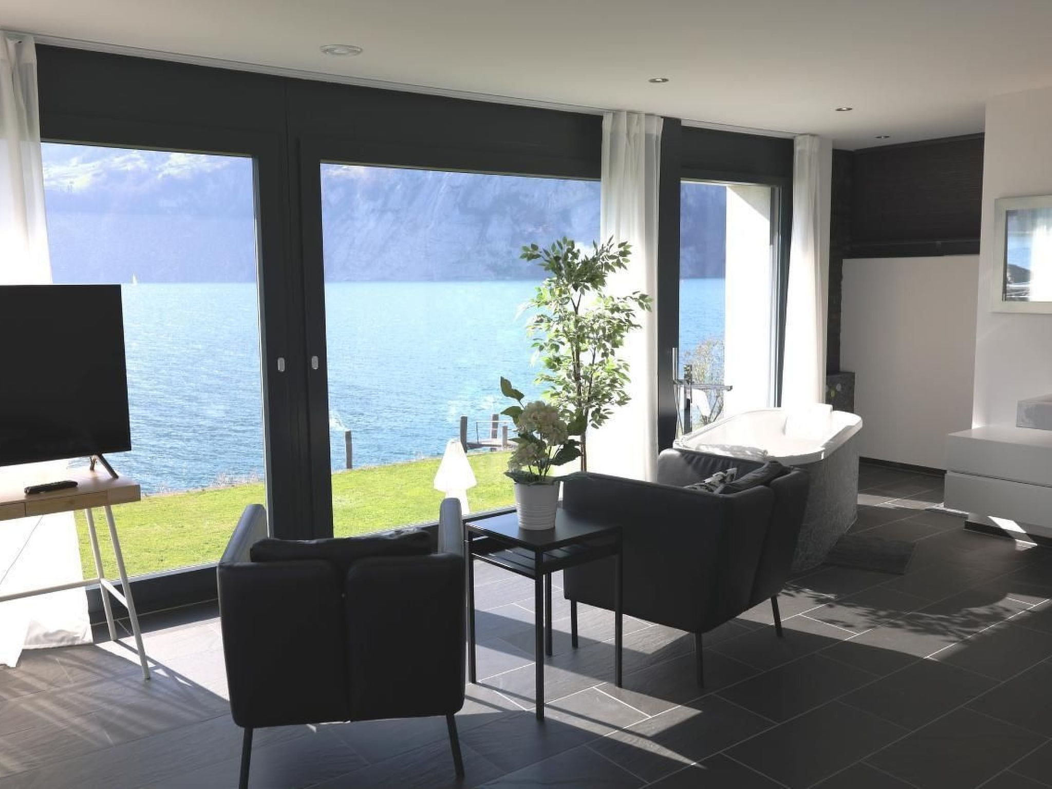 Villa am See 3 - Beach House