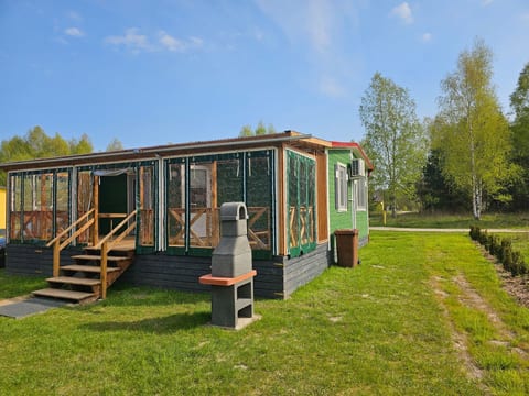 Ganzjährig bewohnbares Ferienhaus - grün