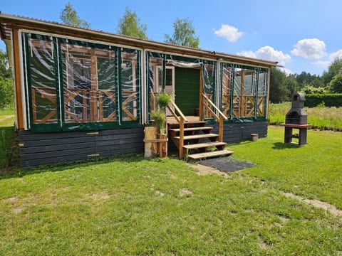 Ganzjährig bewohnbares Ferienhaus - grün