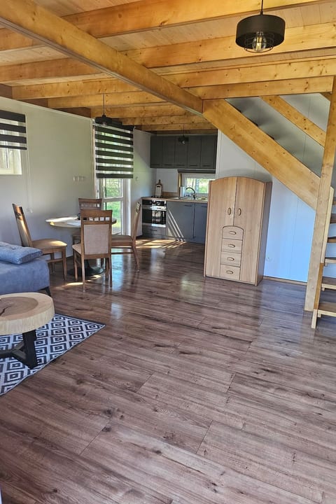 "Brown House" mit eigener Terrasse