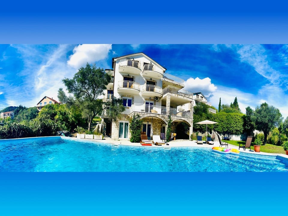 Appartement mit Pool - Herceg Novi