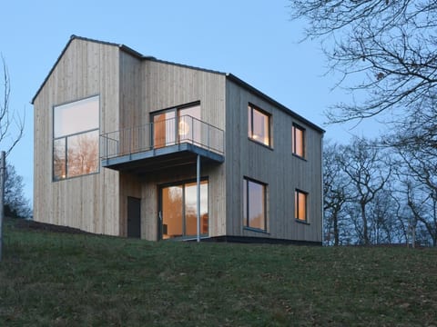 Moderner Holzhausneubau in der Eifel
