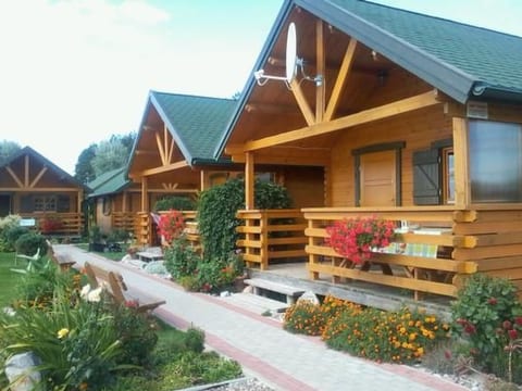 in Rusinowo mit Terrasse und Garten