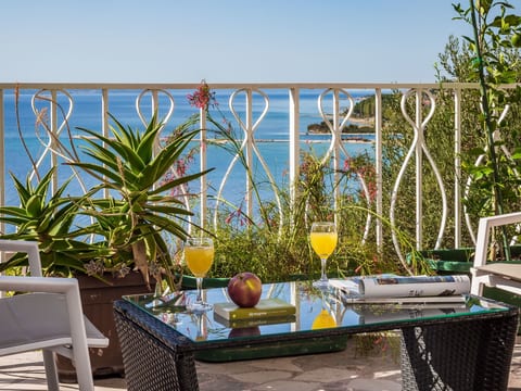 Große Wohnung in Omis mit Terrasse und Meerblick