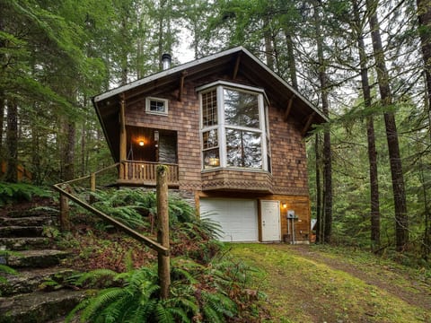 Gemütliche Hütte mit Whirlpool, Wi-Fi und Haustieren OK