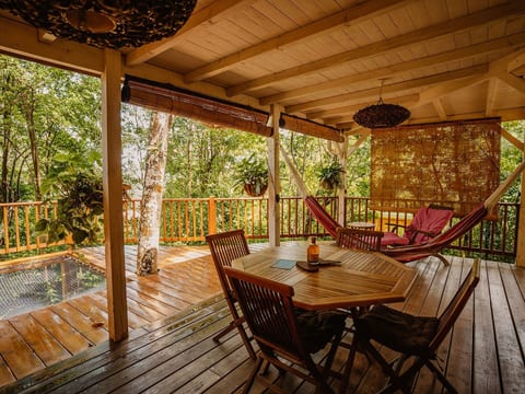 Cabane Aux Etoiles Au Jardin des Colibris (Sternenhütte im Garten der Hummingbi