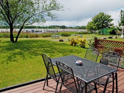 Ferienbungalow mit Terrasse und Seeblick in Sellin