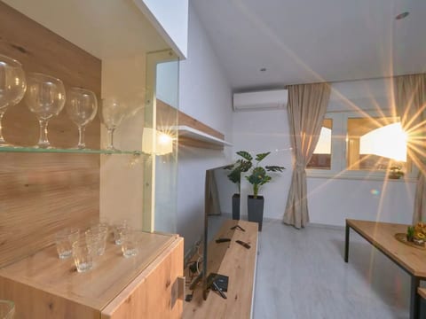 M Ganze Etage in einem geräumigen Haus mit Pool