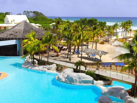 Appart mit Meerblick, Pool und Strand 150m entfernt