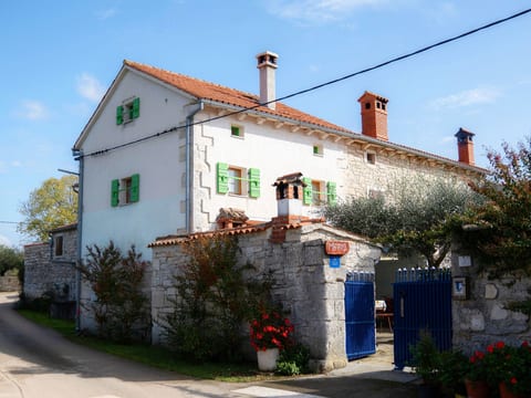 Wunderschönes Haus in Peresiji mit privatem Pool