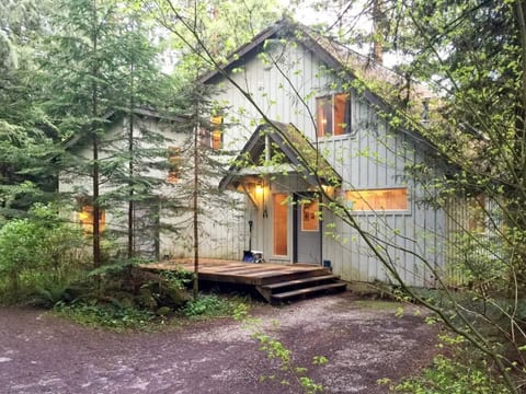 Hütte am Fluss mit Sauna, Whirlpool, Haustiere O