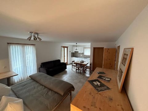 Einzimmerwohnung mit Bergblick