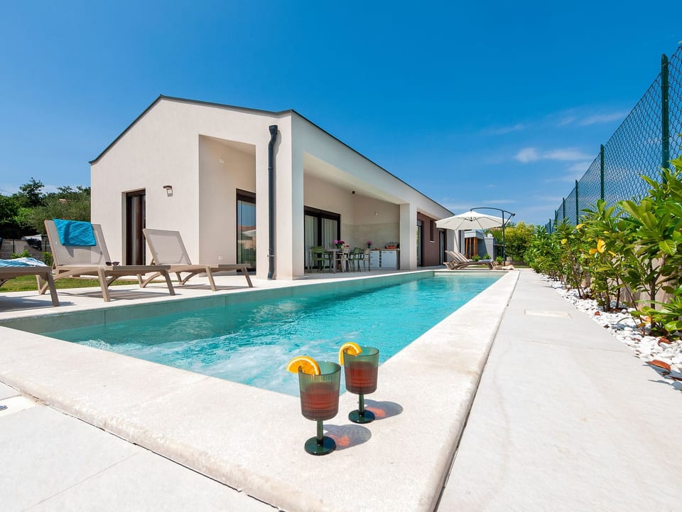 Echo villa, Istra, Pool Jacuzzi, BBQ, Haustierfreundlich - Krnica