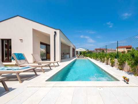 Echo villa, Istra, Pool Jacuzzi, BBQ, Haustierfreundlich