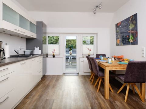 Appartement mit Garten, Grill und Terrasse