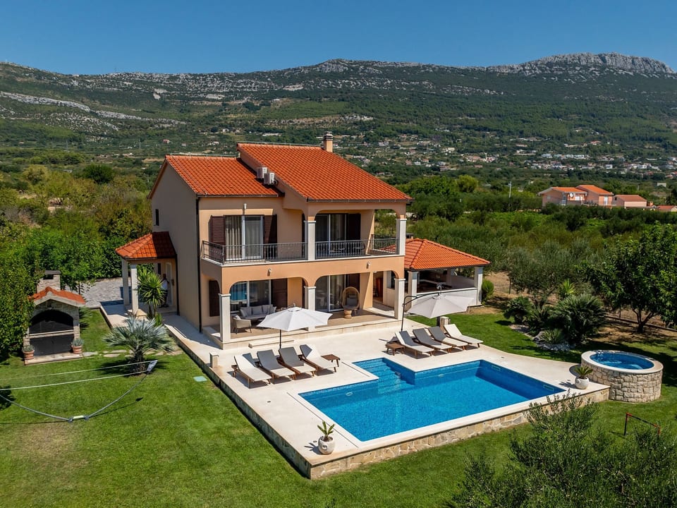 Villa Oasis piscine privée pour jusqu'à 10 personnes