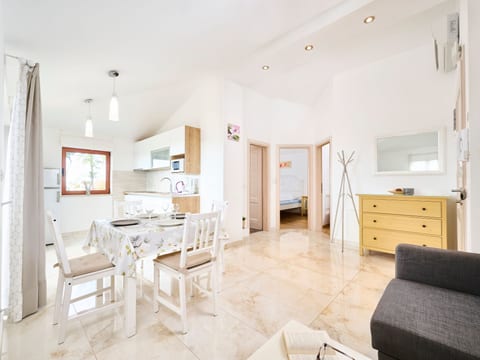 Elia Appartments