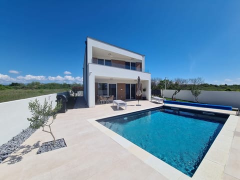 Neue Villa Angelo mit Sauna und beheiztem Pool