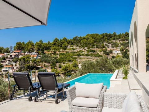 "vila Belveder" mit Infinity-Pool
