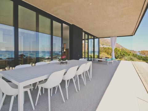 Red Rock Ocean View Villa - Baywatch Apartment