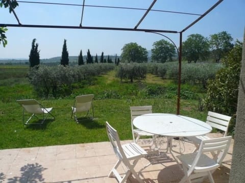 mit Terrasse