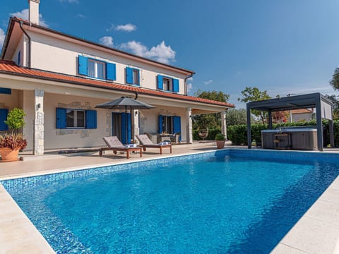 Villa Romansa mit Sauna und Whirlpool in Siritovci