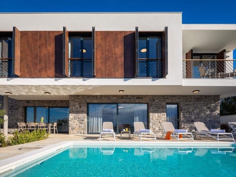 Villa Mattina für 10 Personen in Priosten