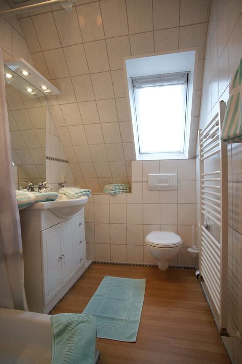 Wohnung in Neue Tiefe mit Terrasse, Garten und G