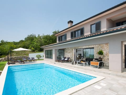 Moderne Villa Arsia mit Pool, gelegen in der Näh