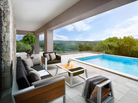 Moderne Villa Arsia mit Pool, gelegen in der Näh