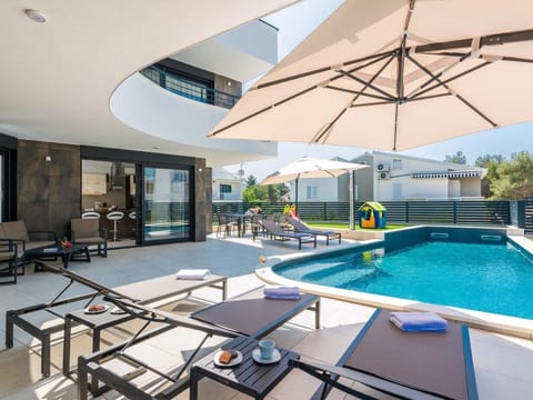 Villa Blue Diamond für 10 Personen in Biograd